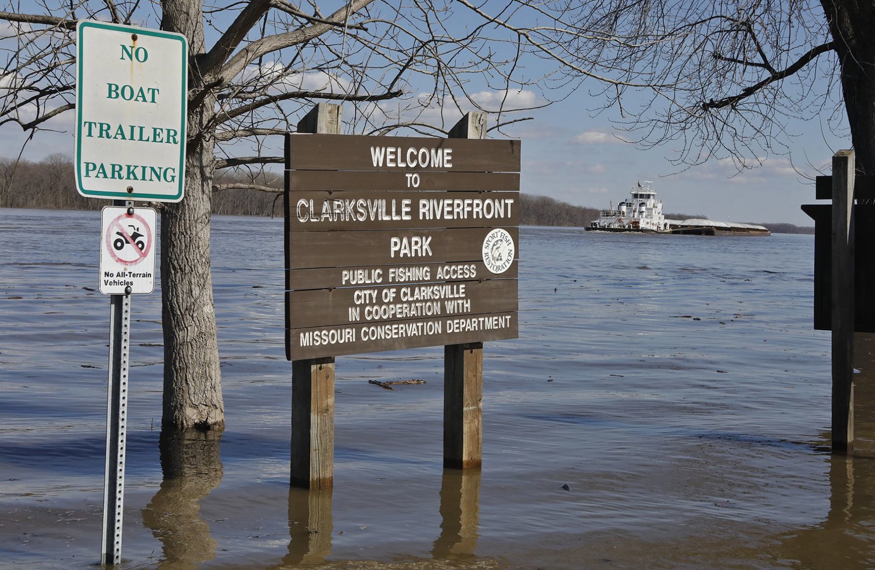 Clarksville prepares for Mississippi River flooding